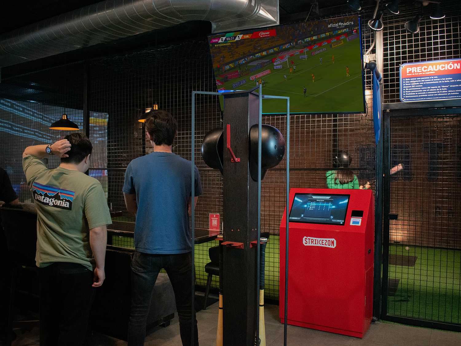 Deporte y entretenimiento: Batbox - BATBOX